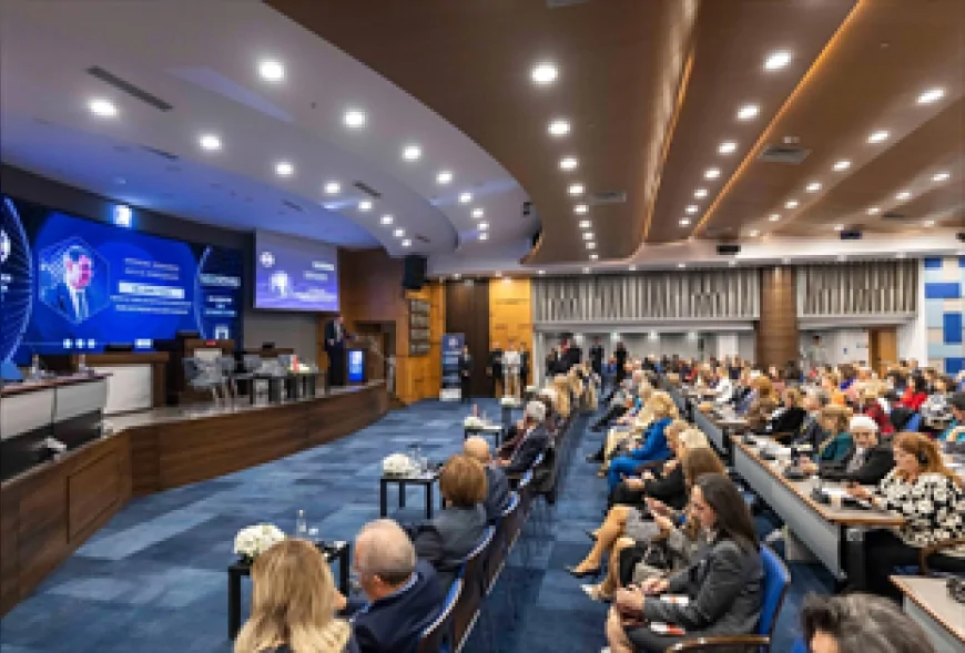 MEDSPARC Uluslararası İş Zirvesi İzmir’de açıldı: Başkan Cemil Tugay “Kamuda dönüşüm olmadan yeşil dönüşüm mümkün değil” dedi