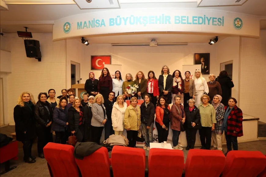 MANİSA’DA DÜZENLENEN DÜNYA PAYLAŞIM GÜNÜ SÖYLEŞİSİNDE HACER FOGGO: “DAYANIŞMA SÜRDÜRÜLEBİLİR POLİTİKALARLA GÜÇLENİR”