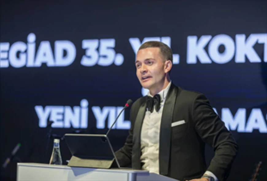 İzmir Büyükşehir Belediye Başkanı Cemil Tugay: “İzmir’i geleceğe daha güçlü taşımak için kenetlenelim”