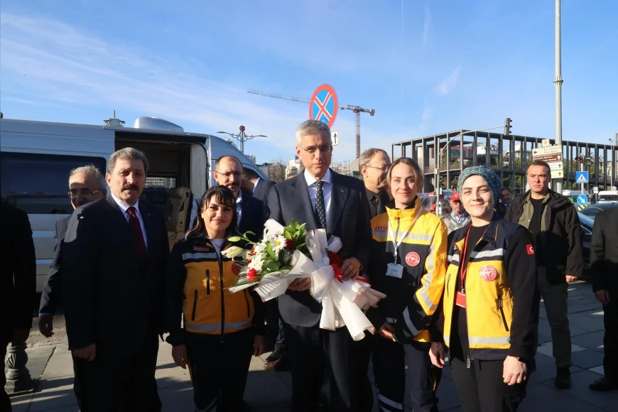 Sağlık Bakanı Kemal Memişoğlu Samsun’daki Ambulans Takdim Töreninde Acil Sağlık Hizmetlerinin Kapasite Artışını “Türkiye’nin Stratejik Yatırımı” Olarak Nitelendirdi