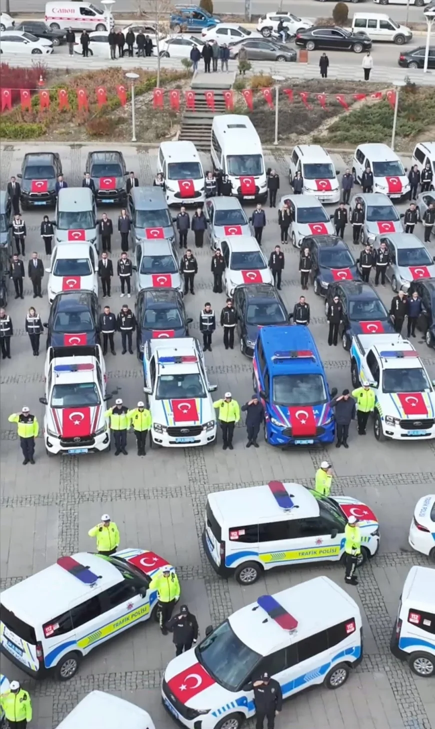 Elazığ Valilik Meydanı’nda Jandarma ve Emniyet Envanterine Katılan 84 Yeni Araç Törenle Hizmete Başladı