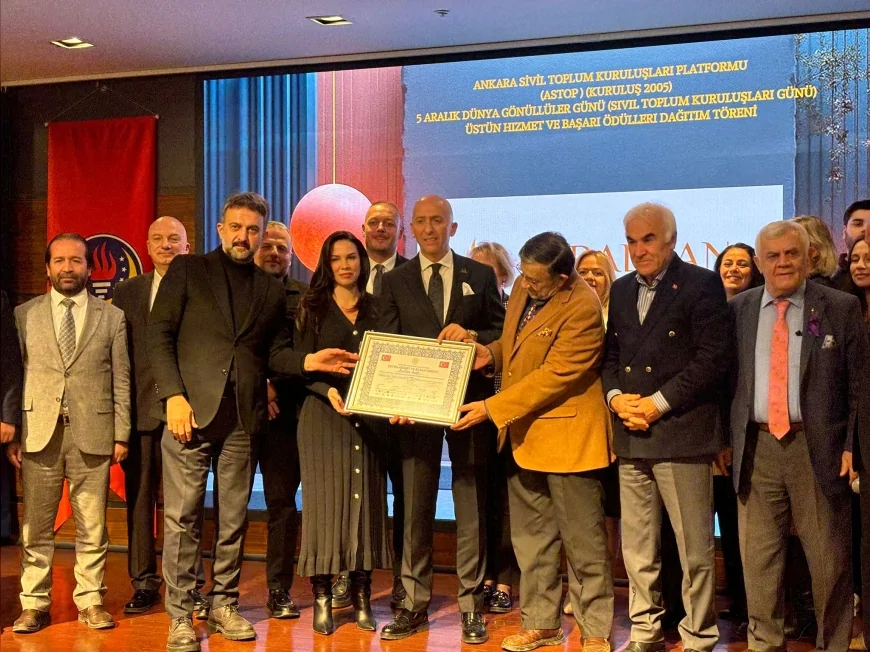 ANKARA’DA GÖNÜLLÜLÜK RUHU 5 ARALIK’TA BİR ARAYA GELDİ: ASTOP’UN 20’NCİ ÜSTÜN HİZMET VE BAŞARI ÖDÜLLERİ TÖRENİNDE STK’LAR İYİLİĞİ VE DAYANIŞMAYI BULUŞTURDU