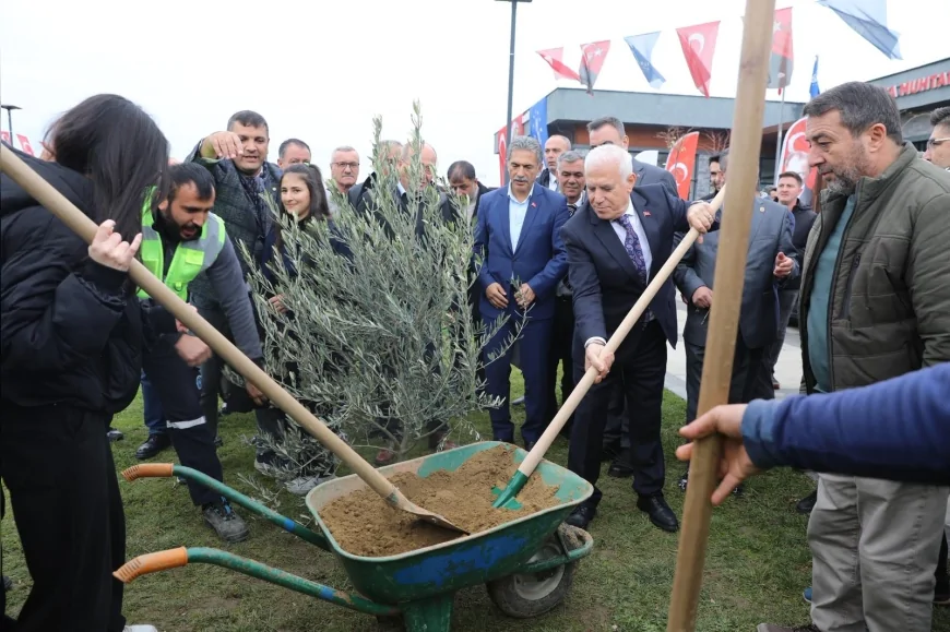 Bursa Tarım Şenliği Gökdere Millet Bahçesi’nde Tarımsal Ürün Zenginliğini Sergileyerek Çiftçi Desteklerinin Yol Haritasını Ortaya Koydu