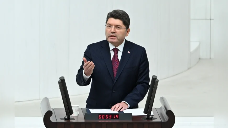 Adalet Bakanı Yılmaz Tunç: “Milletin bahçesi hâline gelen yargı sistemiyle Türkiye Yüzyılı’na darbe ürünü Anayasa’yla değil yeni bir toplumsal sözleşmeyle girmek istiyoruz”