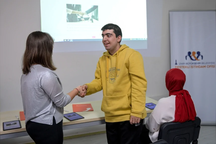 İzmir Büyükşehir Belediyesi’nin Türkiye’de İlk Destekli İstihdam Ofisi Modeli Bir Yılda 53 Engelliyi İş Gücüne Kattı