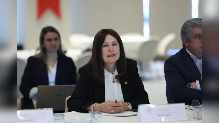 İYİ Parti Manisa Milletvekili Şenol Sunat: “Siz ‘Kuyruk yok’ diyorsunuz, vatandaş ‘Randevu yok’ diye haykırıyor”