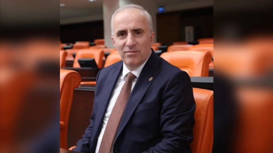 SAADET PARTİSİ GENEL BAŞKAN YARDIMCISI MUSTAFA KAYA: “DİPLOMALAR İŞSİZLİK SERTİFİKASINA DÖNÜŞTÜ, ‘OTOYOL ÜNİVERSİTELERİ’ ARTTI”