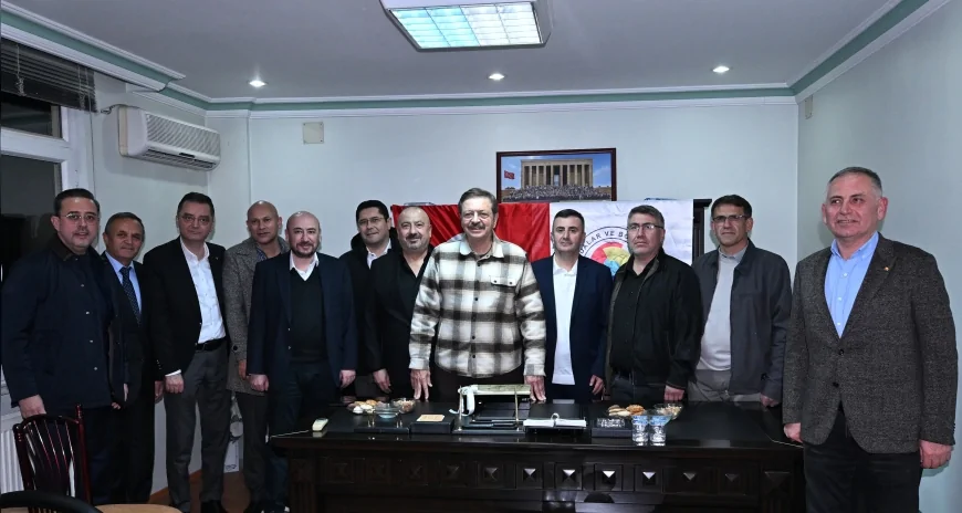 Türkiye Odalar ve Borsalar Birliği Başkanı Rıfat Hisarcıklıoğlu’ndan Merkez Bankası Başkanı Fatih Karahan’a Uşak’ta Taziye Ziyareti