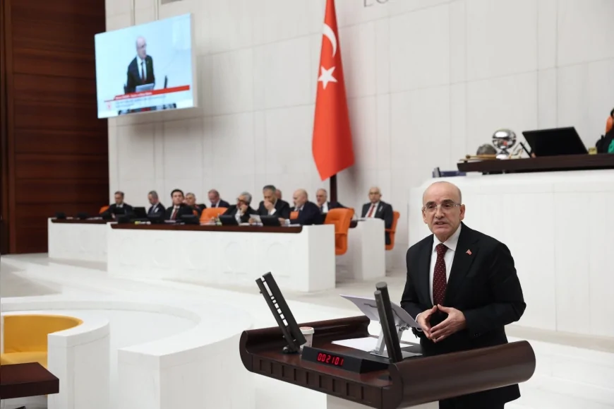 Hazine ve Maliye Bakanı Mehmet Şimşek: “Enflasyon düşüyor, cari açık endişe olmaktan çıktı”