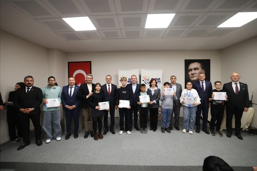 Türkiye Belediyeler Birliği Başkan Vekili ve Mersin Büyükşehir Belediye Başkanı Vahap Seçer: “Demokrasi, çocuklarımıza o kültürü vermekle büyüyecek ve gelişecek”