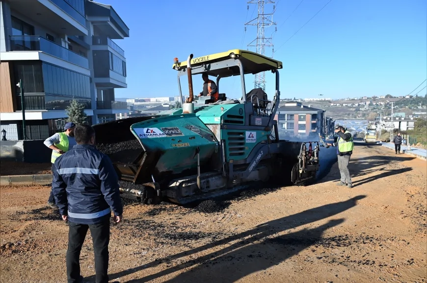 Yalova Mustafakemalpaşa Mahallesi’nde Cadde ve Sokakları Yenileyen Asfalt ve Tretuvar Çalışmaları Mahalle Genelinde Dönüşümü Hızlandırıyor