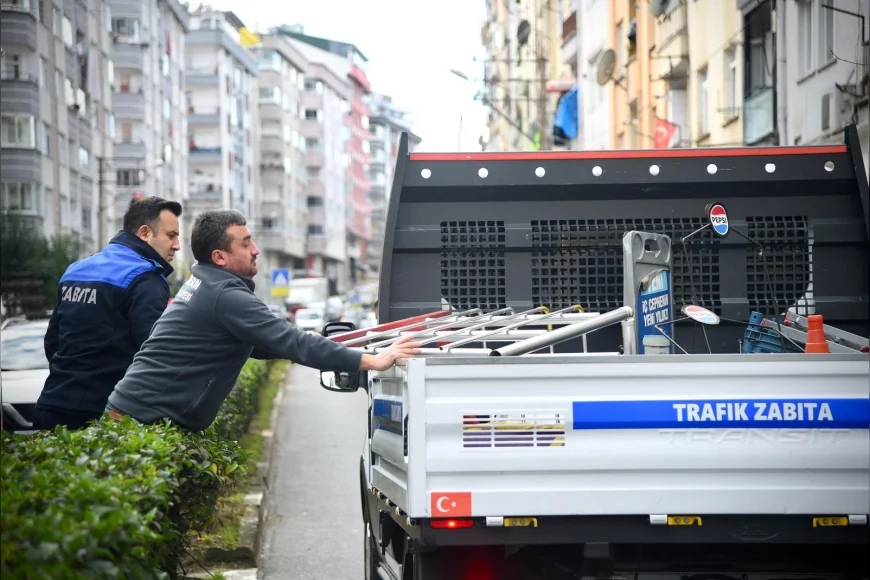 Giresun’da Zabıta Kaldırım İşgaline Müdahale Etti: Esnafların Cadde Üzerine Koyduğu Dubalar ve Eşyalar Toplanarak Uygulama Tüm Kentte Yaygınlaştırıldı