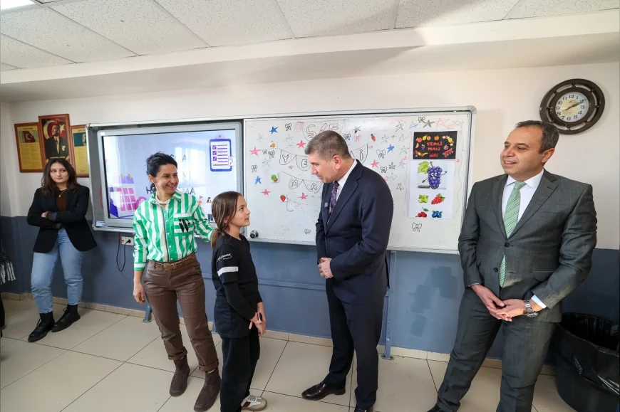 Burdur Belediye Başkanı Ali Orkun Ercengiz’den Şehit Akif Altay Ortaokulu’na Yerli Malı Haftası Ziyareti