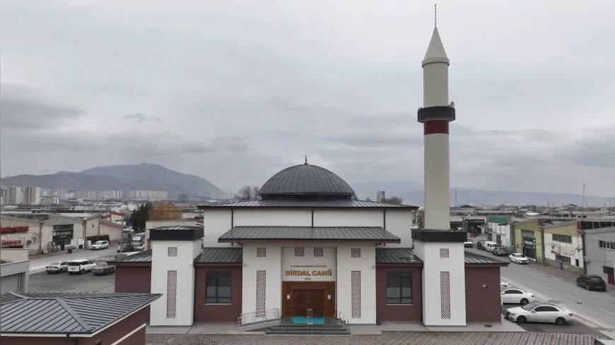 Kayseri Büyükşehir Belediyesi ile Hayırsever İş Birliğiyle Yapılan Birdal Camii İbadete Hazır Hale Getirildi