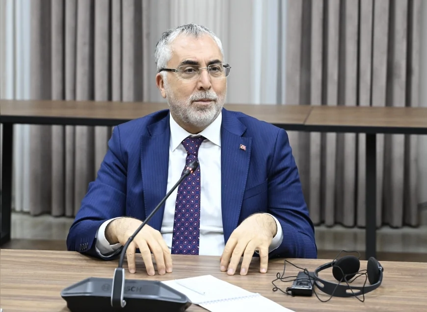 T.C. Çalışma ve Sosyal Güvenlik Bakanı Prof. Dr. Vedat Işıkhan: “Sigortalı sayısını koruyan imalat işletmelerine kişi başı 3.500 TL destek vereceğiz”