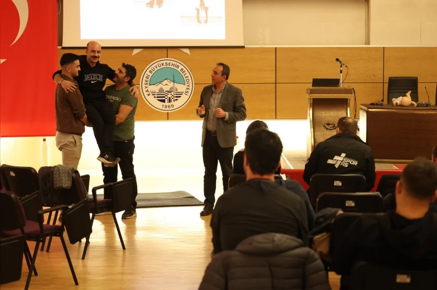 Kayseri Büyükşehir Belediyesi Spor A.Ş. Personeline: “Her Yönden Güvenli Spor Tesisleri İçin İlk Yardım Eğitimi”