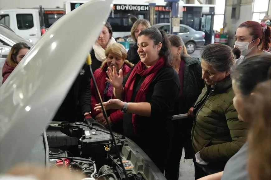 Eskişehir Büyükşehir Belediyesi Kadınlara Araba Bakım Kursunu Tamamladı: “Araba Bakımının Cinsiyeti Yok”
