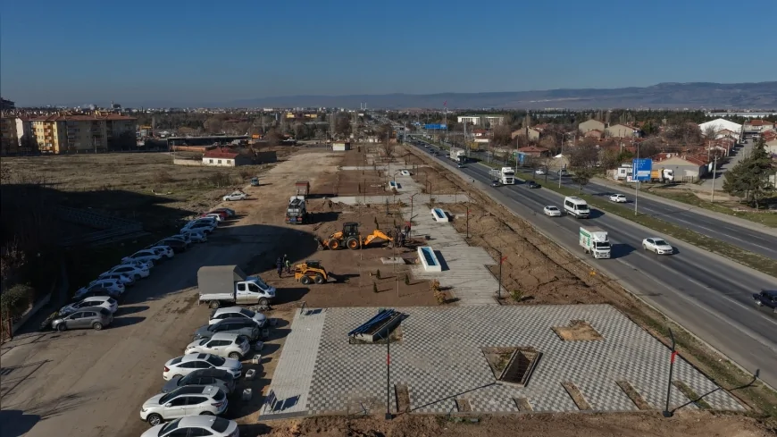 Eskişehir Büyükşehir Belediyesi Gündoğdu Mahallesi’nde 7 bin metrekarelik yeni park projesini hızla sürdürüyor