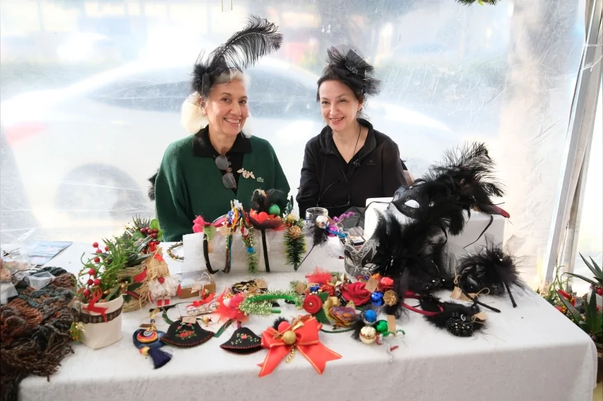 Adana Büyükşehir Belediyesi Kadın ve Aile Hizmetleri Dairesi: “Ürettikçe Hep Güçlü” Yılbaşı Konseptli Kadın Emeği Pazarı Kuruldu