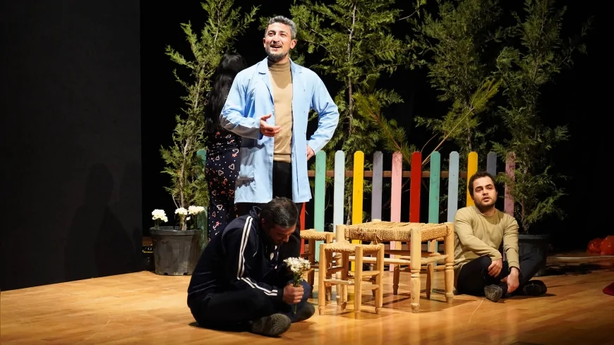 Keçiören Belediyesi Şehir Tiyatroları “Deliler Koğuşu” Oyunuyla Necip Fazıl Sahnesinde İzleyiciyi Derinden Etkiledi