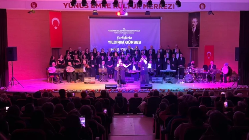Keçiören’de Yıldırım Gürses Anısına Düzenlenen Konserde Unutulmaz Şarkılar Yunus Emre Kültür ve Sanat Merkezi’nde Seslendirildi