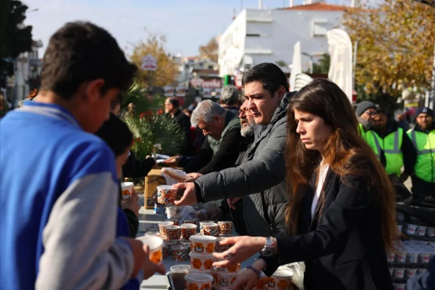 Çeşme Belediyesi’nden Merhum Başkan Gülşah Durbay İçin Hayır Yemeği: “Onun Güzel Ruhuna Paylaşmak Yakışırdı”