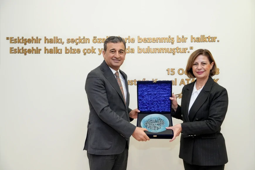 CHP Medya ve Halkla İlişkilerden Sorumlu Genel Başkan Yardımcısı Burhanettin Bulut: “Eskişehir Sosyal Belediyecilikte Türkiye’ye Örnek”