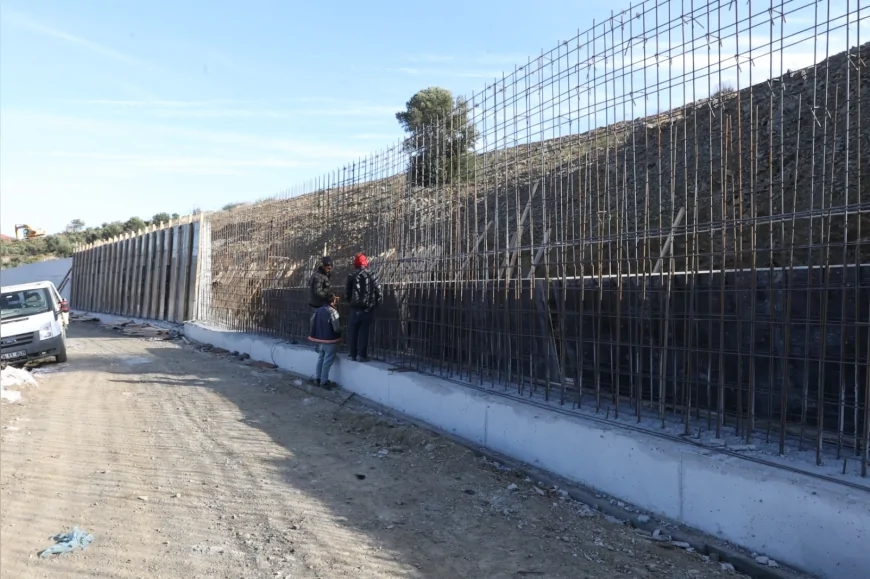 Muğla Büyükşehir Belediyesi 13 İlçede 91 Mezarlık Alanında Yapım ve İyileştirme Çalışmalarını Eş Zamanlı Olarak Sürdürüyor