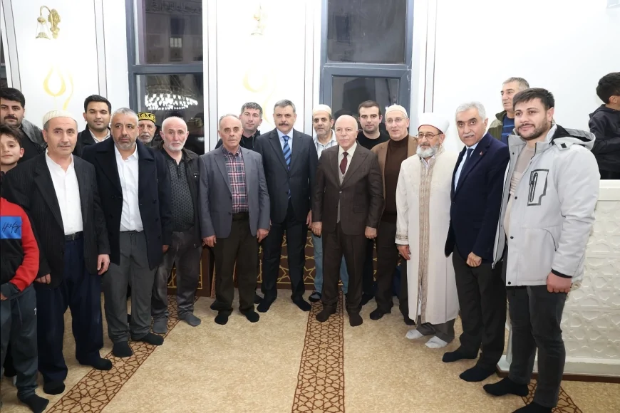 Erzurum’da Yıldız Kardeşler Camii Regaib Kandili Programıyla İbadete Açıldı