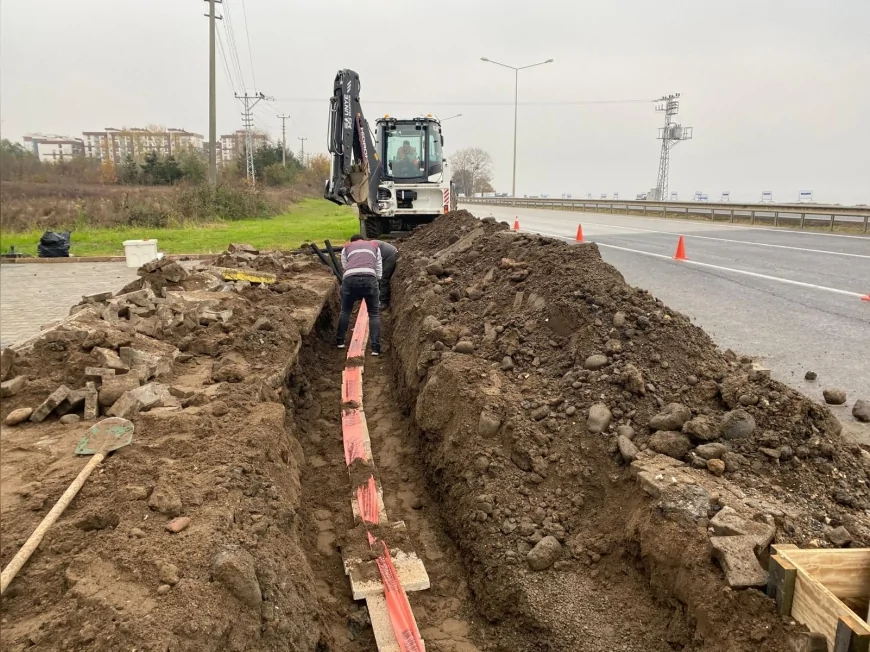 Ordu Büyükşehir Belediyesi Ünye Gölevi Kavşağı’nda Trafik ve Yaya Güvenliği İçin Sinyalizasyon Çalışması Başlattı