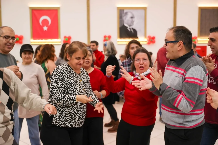 Buca Belediyesi’nden Engel Tanımayan Yeni Yıl Kutlaması: Özel Gereksinimli Bireyler Coşkuyla Bir Araya Geldi