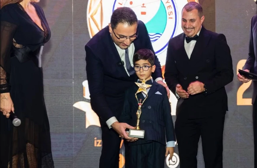 Balçova Belediye Başkanı Onur Yiğit: “Bu ödülü tüm belediye başkanları adına alıyorum”