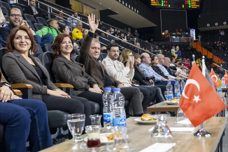 Mersin Büyükşehir Belediye Başkanı Vahap Seçer: “Carettalar’ın Parkedeki Mücadelesi Kentin Gururu Oldu”