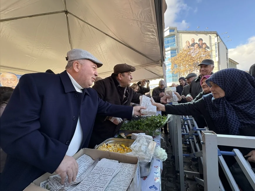 ALTINDAĞ KARAPÜRÇEK’TE HAMSİ ŞÖLENİ CHP’Lİ VEKİLLERDEN “BİR KİLO HAMSİYİ ALAMAYAN BİR TOPLUMDAYIZ”
