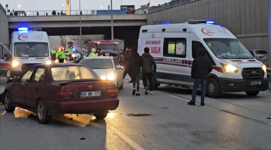 Çorum Çevreyolu Bulvarı’nda zincirleme trafik kazası 7 kişi yaralandı yol bir süre kapandı