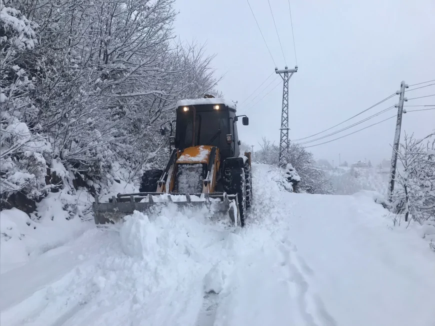 Ordu Büyükşehir Belediyesi Karla Mücadelede Teyakkuzda: 417 Araç ve 600 Personel 7 Gün 24 Saat Sahada