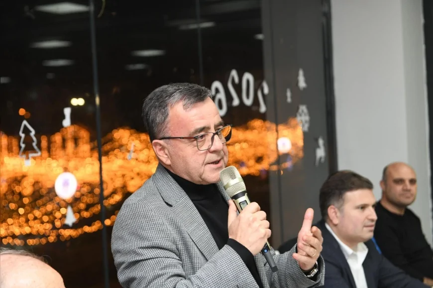 Altıeylül Spor Okulları Aile Sofrasında Buluştu Sporculardan Belediye Başkanı Hakan Şehirli’ye Sürpriz Doğum Günü