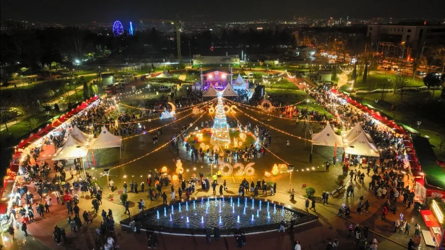 Bursa Büyükşehir Belediyesi’nin Yeni Yıl Meydanı Konserler, Etkinlikler ve Buz Pistiyle Bursalıları Bir Araya Getiriyor
