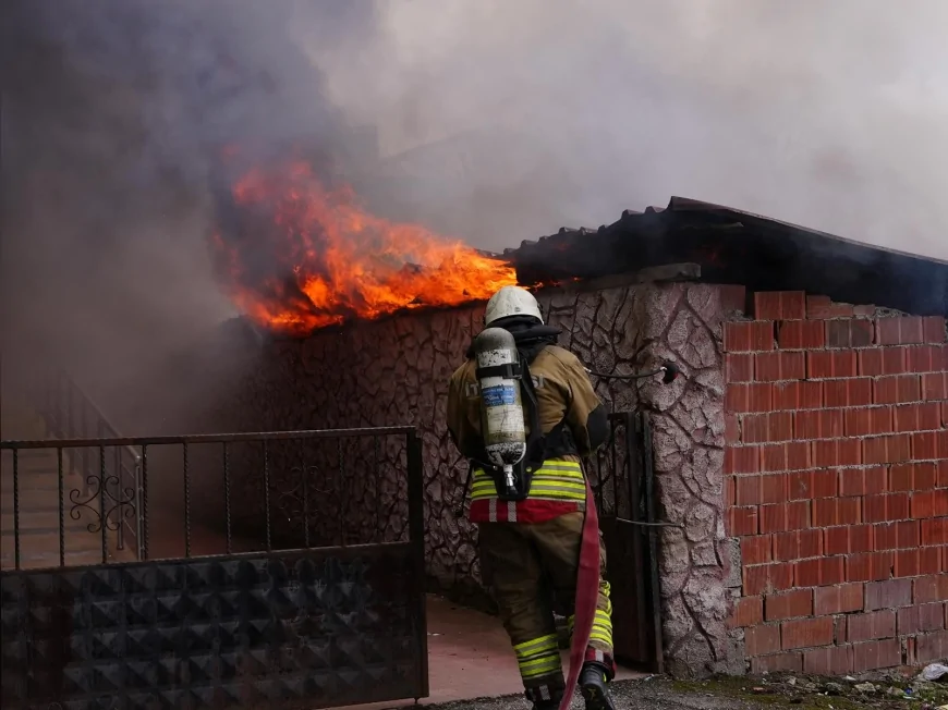 Düzce Belediyesi İtfaiye Müdürlüğü 2025 Faaliyet Raporu Açıklandı: Bin 700 İhbar, 700 Yangın, 4 Bin Kişiye Eğitim