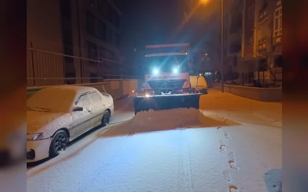 Mamak Belediyesi’nden Yılın İlk Karına 24 Saatlik Müdahale Ulaşım Aksamadı