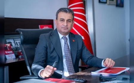 CHP Medya ve Halkla İlişkilerden Sorumlu Genel Başkan Yardımcısı Burhanettin Bulut: “10 Ocak, gazeteciler için kutlama değil, baskı düzeninin hatırlatmasıdır”