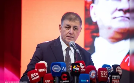 İzmir Büyükşehir Belediye Başkanı Dr. Cemil Tugay: “Yerel Medya Susturulamaz Demokrasinin Vazgeçilmezidir”