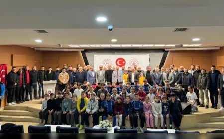 AK Parti Çorum Milletvekili Yusuf Ahlatcı: “Sporda kazanan dostluk ve birliktir” diyerek gençlere desteği vurguladı