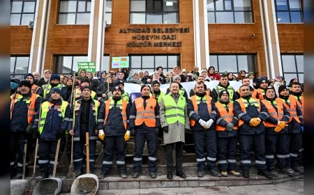 ALTINDAĞ BELEDİYE BAŞKANI DR. VEYSEL TİRYAKİ: “HER AY FARKLI BİR MAHALLEMİZDE TEMİZLİK ÇALIŞMASI YAPACAĞIZ”