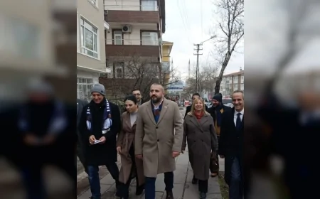 Anahtar Parti Keçiören İlçe Başkanı Hamza Serhat Yeniçeri Etlik’te Esnafla Bir Araya Geldi, Talepleri Dinledi