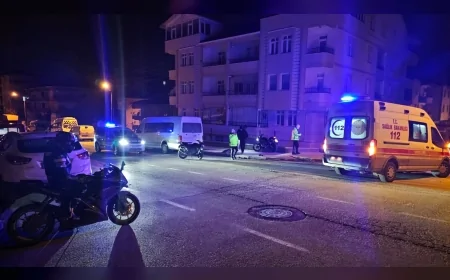 Çorum’da otomobil motosiklete çarptı iki çocuk yaralandı sürücü kaçtı