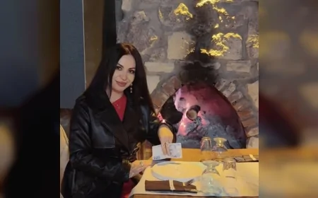 Sanatçı Damla Acar 100 TL Banknotundaki Detayı Fark Etti: “Para Bile Şarkı Söylüyor”