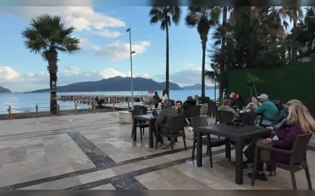 Marmaris Belediye Başkanı Acar Ünlü: “Halk Plaj Kafe dört mevsim uygun fiyatlı hizmet sunuyor”