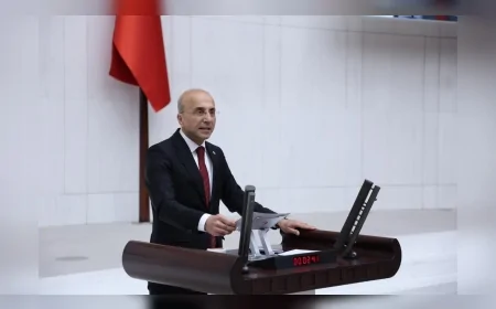 CHP Kayseri Milletvekili AŞKIN GENÇ: “AY YILDIZLI AL BAYRAK BU MİLLETİN ORTAK ONURUDUR”