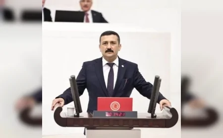 İYİ Parti Genel Başkan Yardımcısı Selçuk Türkoğlu: “Emeklilerimizi Sadakaya Muhtaç Ettiniz, Açlık Sınırının Altında Maaş Alıyorlar”